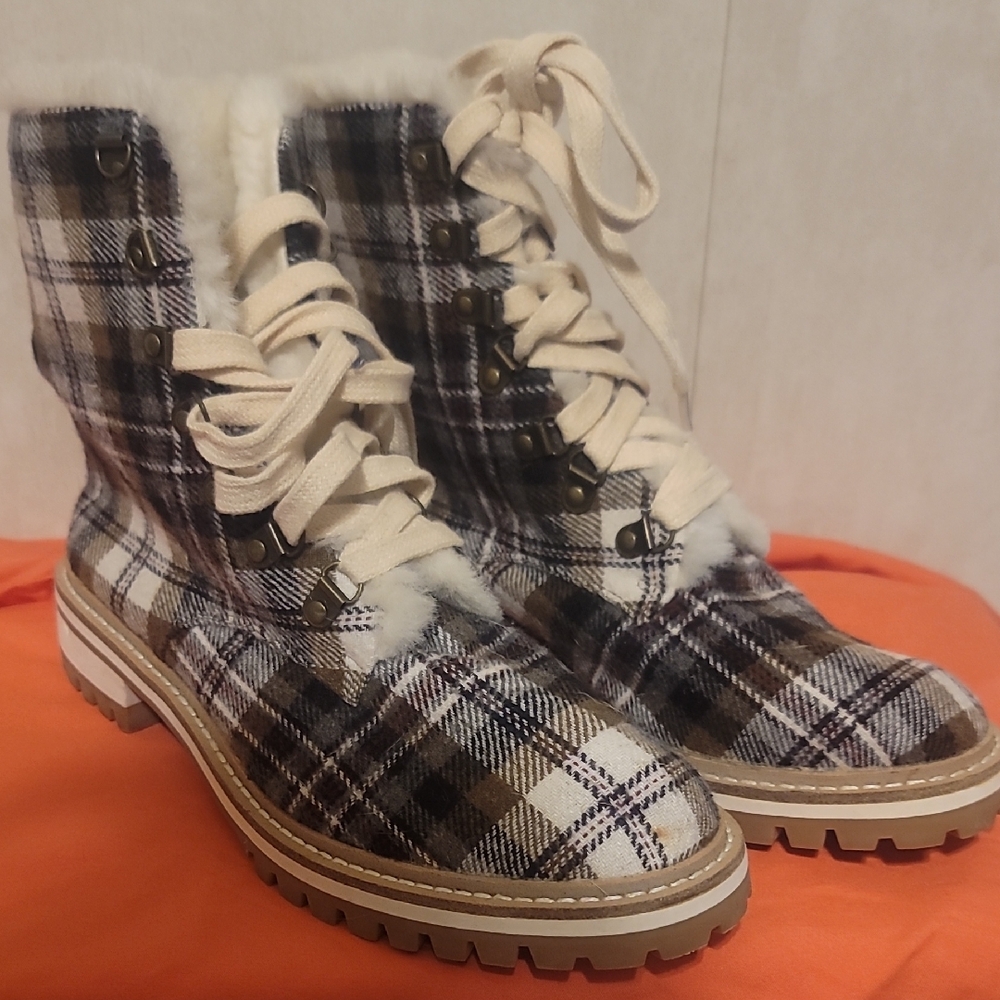 Plaid Lace-Up Women's Boots Mi.iM Size 7.5 Super Cute
